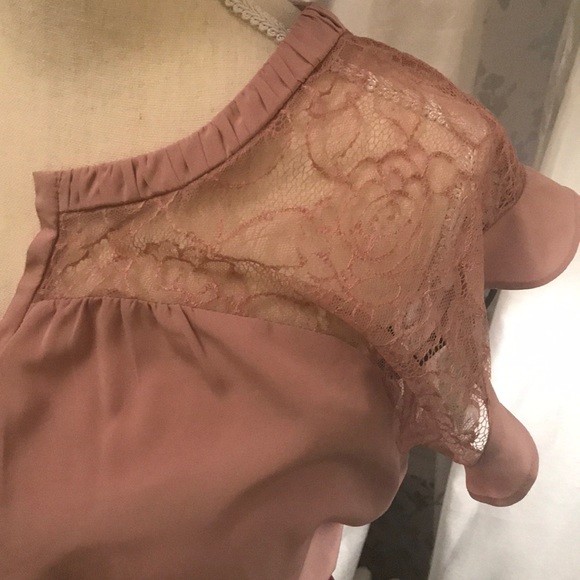 Elle Blush Lace Short Sleeve Silky Shirt - Picture 4 of 8